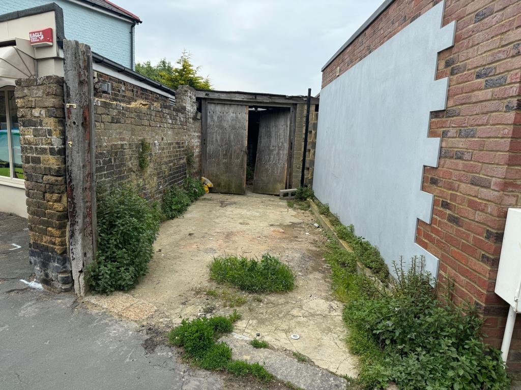 Lot: 54 - FREEHOLD STORE WITH PLANNING FOR A NEW DETACHED DWELLING - View of property
